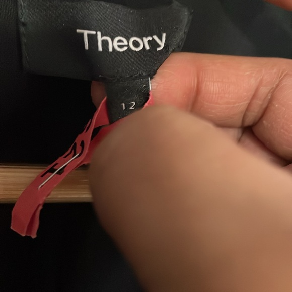 Theory Lindrayia blazer on size 12 - Picture 5 of 6